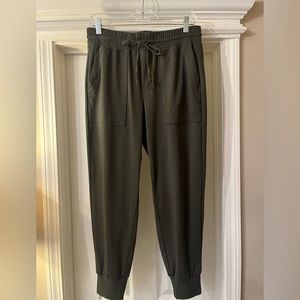 Lou & Grey Joggers. Size M